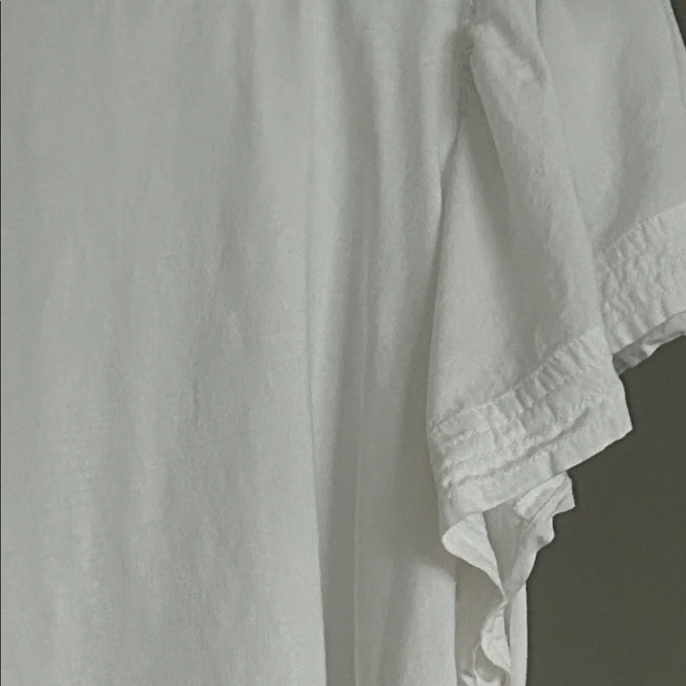 Old Navy Classic White Flutter Sleeve Top - Picture 2 of 9